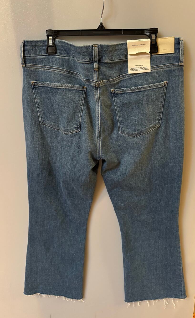 CITIZENS OF HUMANITY
Isola Cropped Boot raw hem size 32 (New)